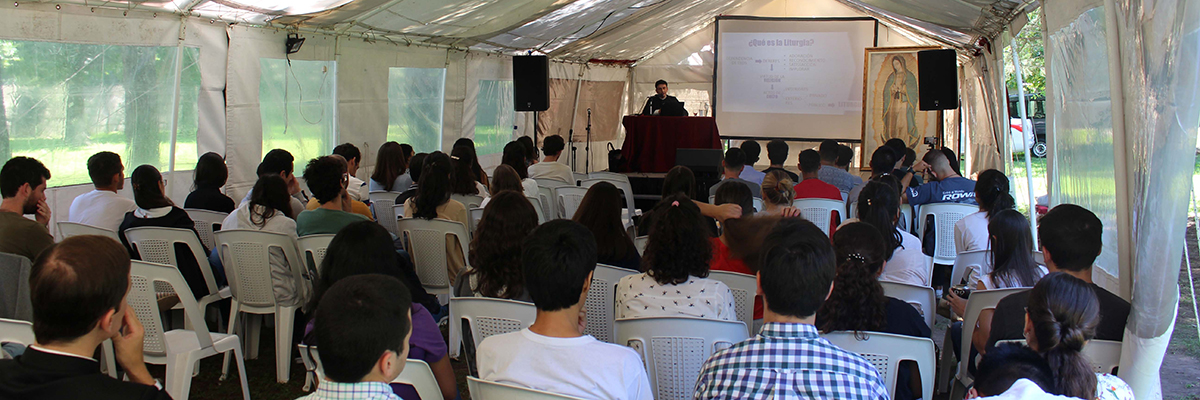 platica-en-la-carpa